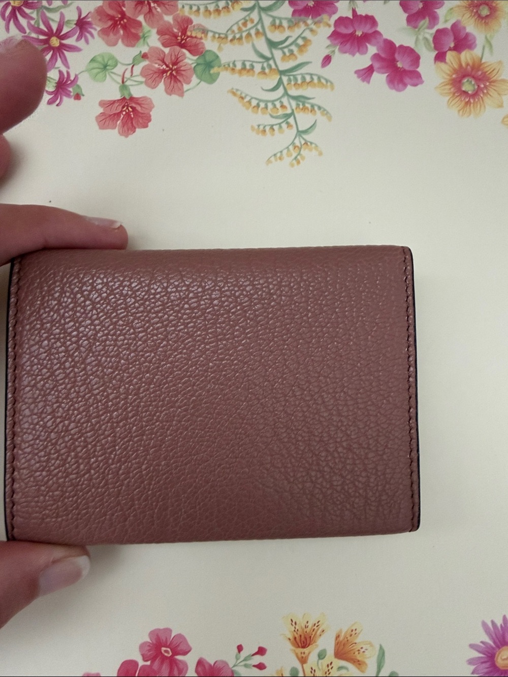 Chloé ENVELOPE CARD HOLDER IN GRAINED LEATHER - Picture 2 of 9